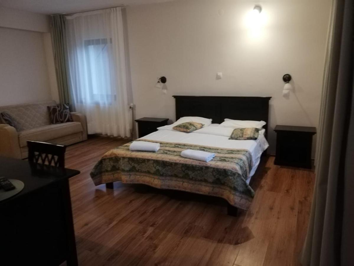 Complexul Turistic Cheile Butii Hotel Cîmpu lui Neag Exterior foto