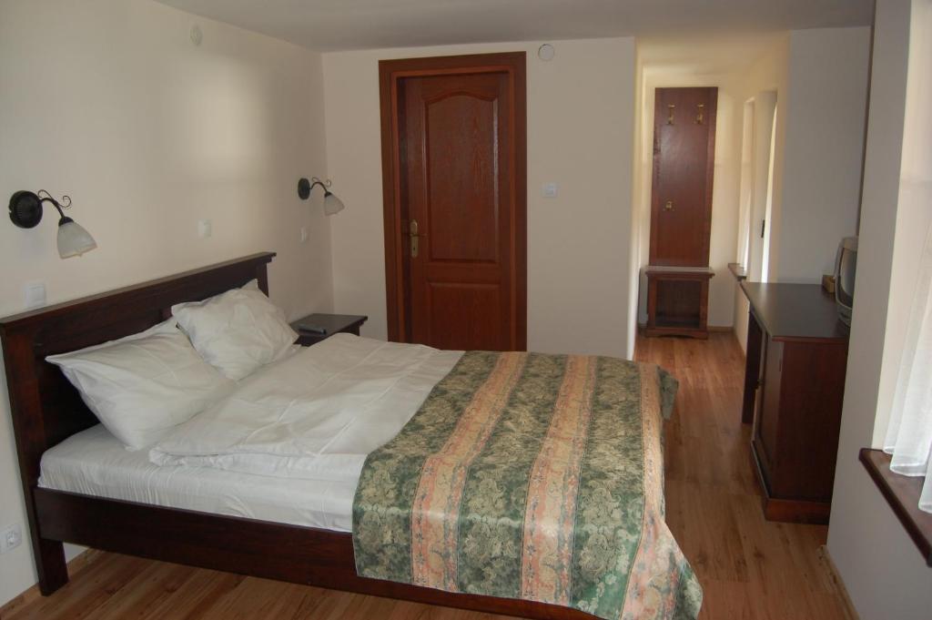 Complexul Turistic Cheile Butii Hotel Cîmpu lui Neag Quarto foto