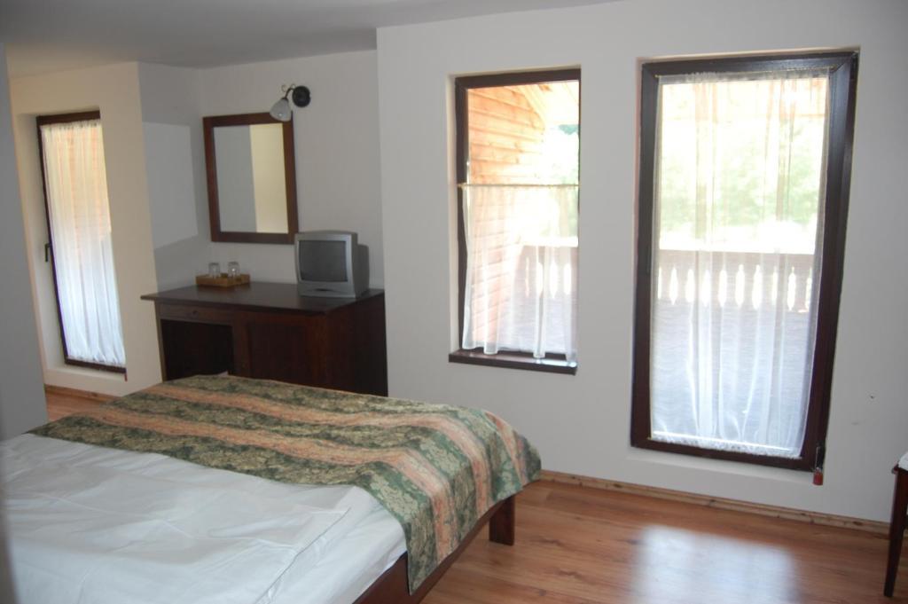 Complexul Turistic Cheile Butii Hotel Cîmpu lui Neag Quarto foto