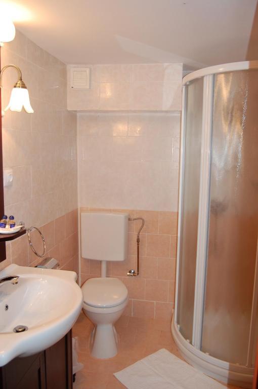 Complexul Turistic Cheile Butii Hotel Cîmpu lui Neag Quarto foto