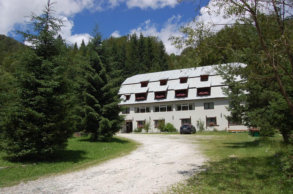 Complexul Turistic Cheile Butii Hotel Cîmpu lui Neag Exterior foto